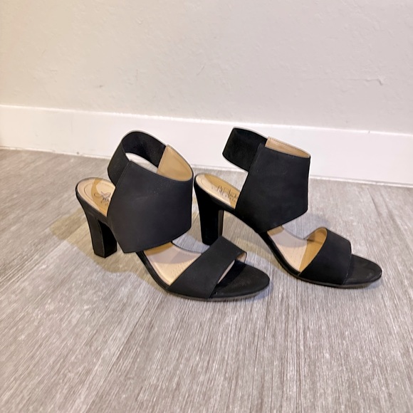 Life Stride Soft System Black Sandal - Picture 2 of 4